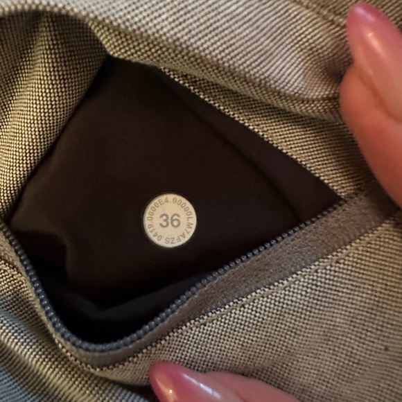 Lululemon Men’s Grey ABC Shorts (W 36”) - Picture 2 of 5